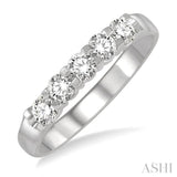 1/2 Ctw 5 Stone Round Cut Diamond Wedding Band in 14K White Gold