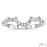 1/6 Ctw Curved Center Flighted Wings Round Cut Diamond Wedding Band in 14K White Gold